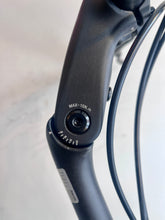 Load image into Gallery viewer, Winter Warrior 2025 - Step-Through Dutch Bike - Medium|Large - 20.5" - Oma Fiets - Cortina