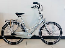 Load image into Gallery viewer, Batavus Diva - Step-Through Style Dutch Bike - Large - 22''