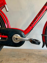 Load image into Gallery viewer, Lars - Step-Through Style Dutch Bike - Large - 22.5" - Gazelle MPB