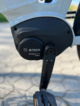 Load image into Gallery viewer, Kalkhoff Image 5.B Comfort Plus- Step-Through Style Luxury Electric German Bike - Available in Small/Medium and Medium/Large