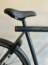 Load image into Gallery viewer, Mitchel- Crossbar Style Dutch Bike - Large - 23&quot; - VanMoof Restored
