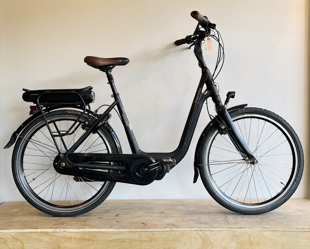 Esmee - Step-Through Style Electric Dutch Bike - Medium -19.5