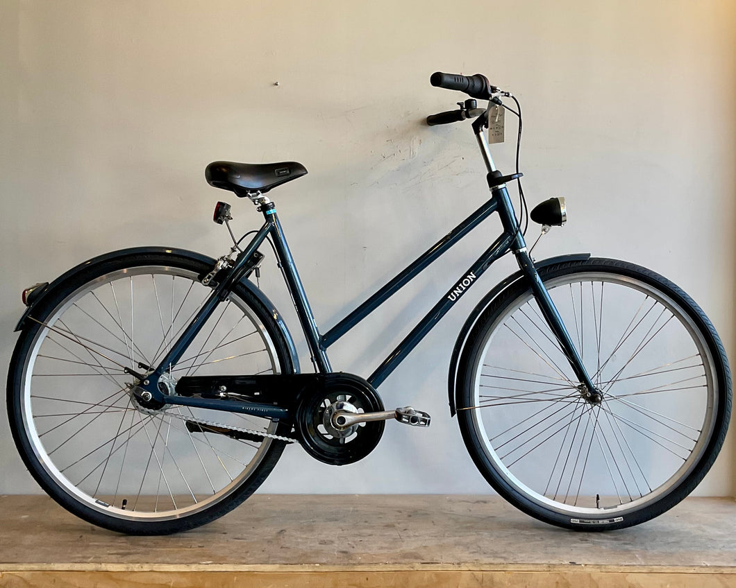 Kris- Step-Through Style Dutch Bike - LARGE 22” - Union