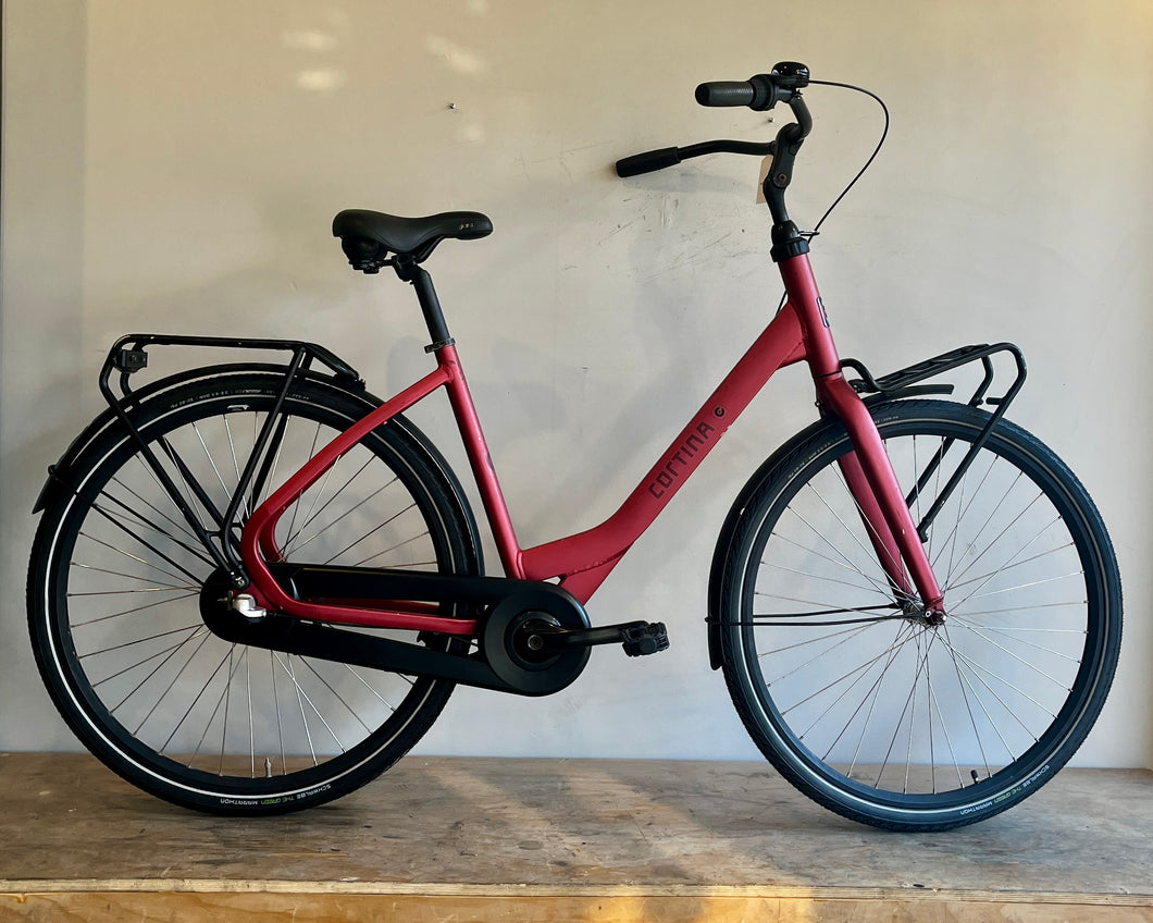 Magentje - Step-Through Style Dutch Bike - Medium- 20